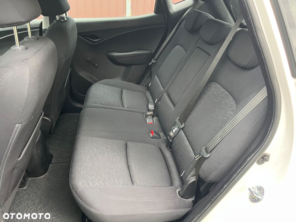 Hyundai ix20 1.4 Comfort - 12