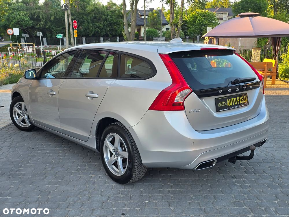 Volvo V60 D4 Momentum - 14