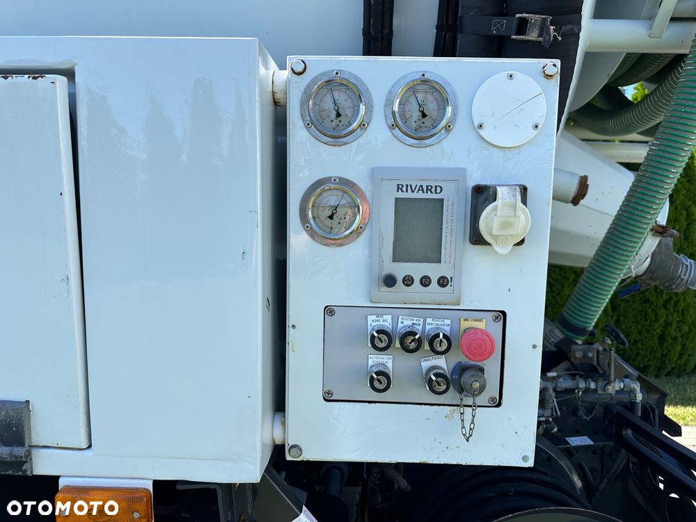 Renault PREMIUM 320 WUKO 6X2 RIVARD 14m3 - 11