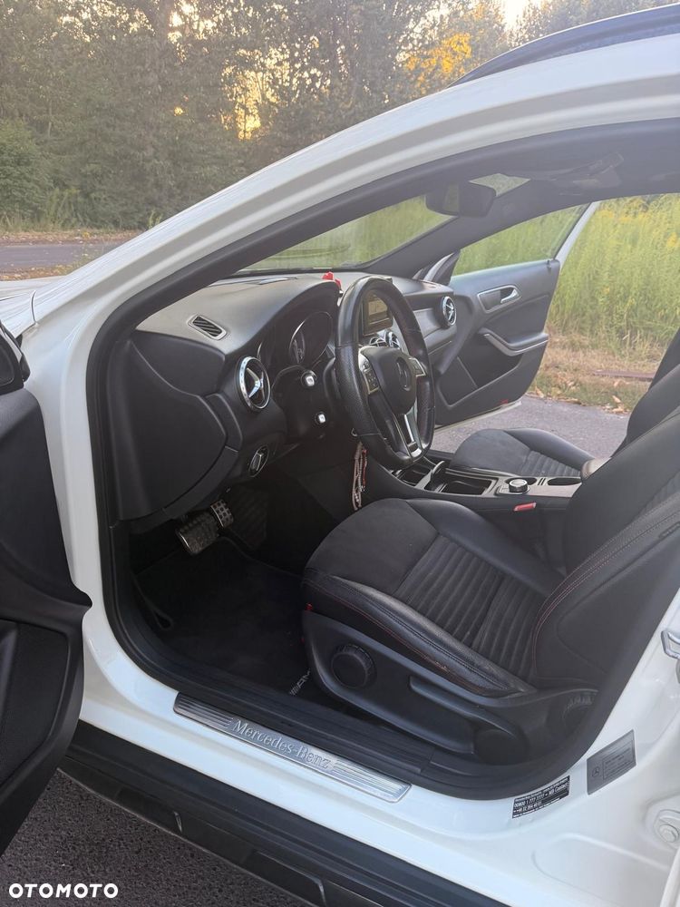 Mercedes-Benz GLA 250 4-Matic - 9