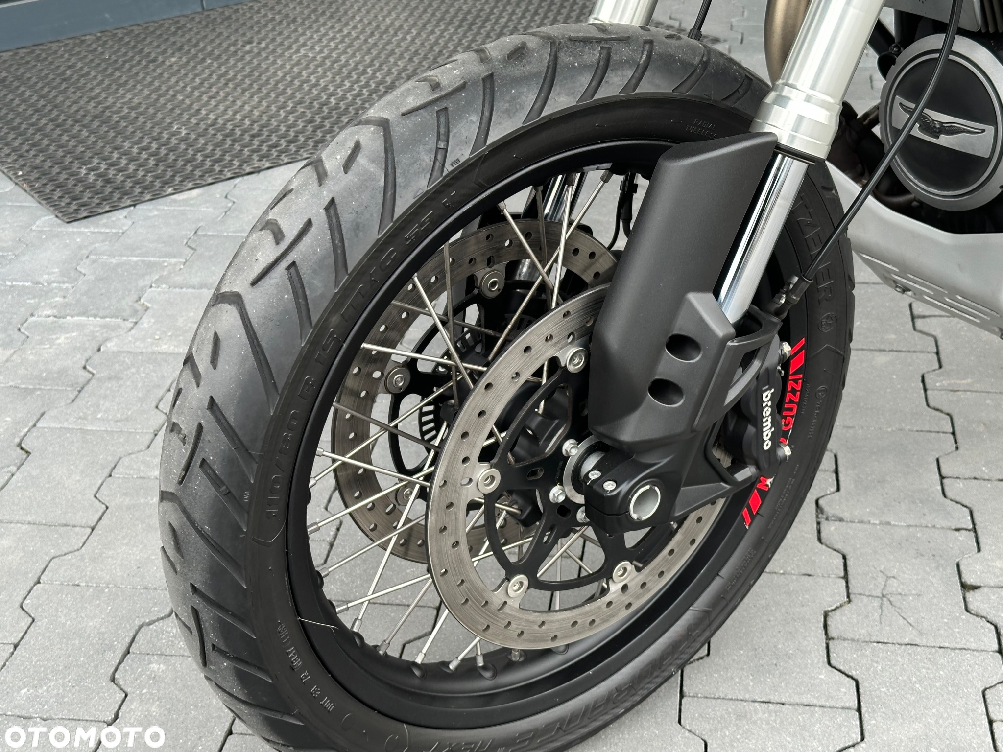 Moto Guzzi V85 - 37