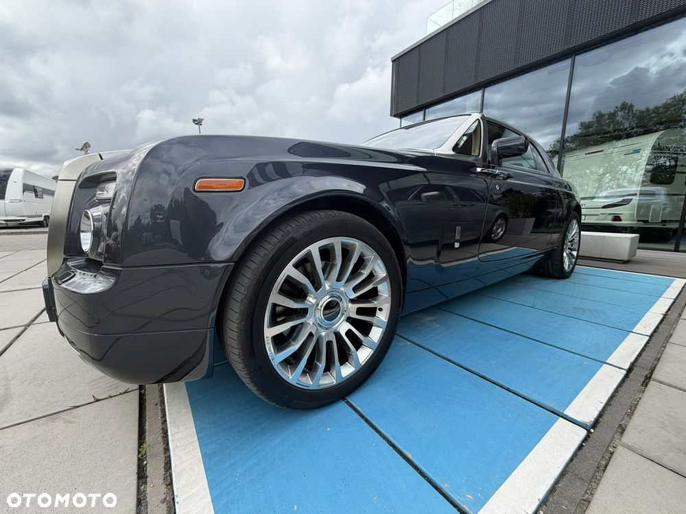 Rolls-Royce Phantom - 14