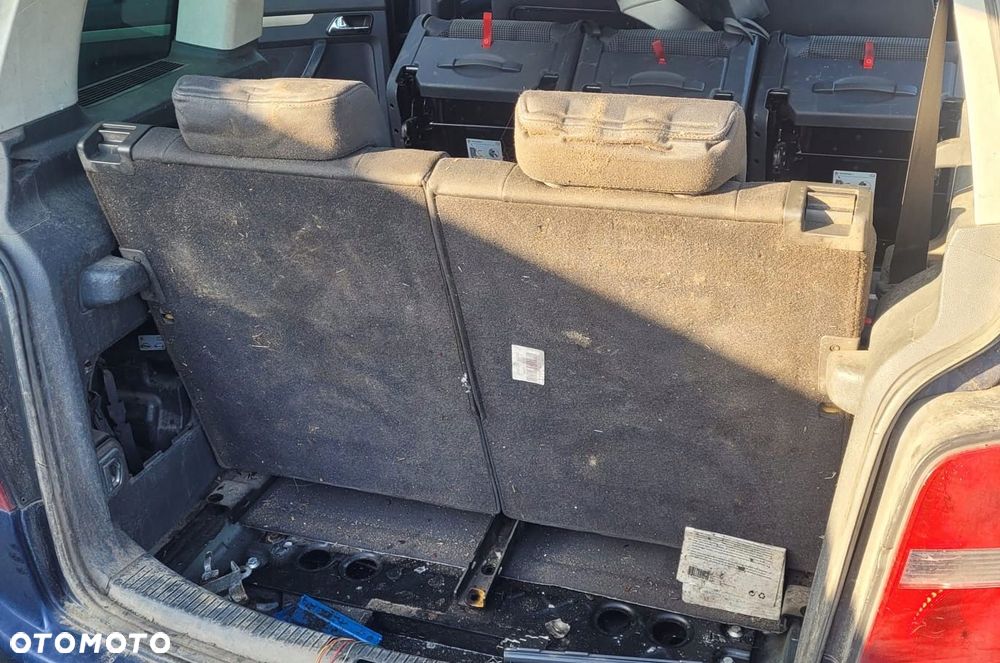 VW Touran 2,0 TDI 140KM 04-08 fotele 3 rząd 2osobowy - 4