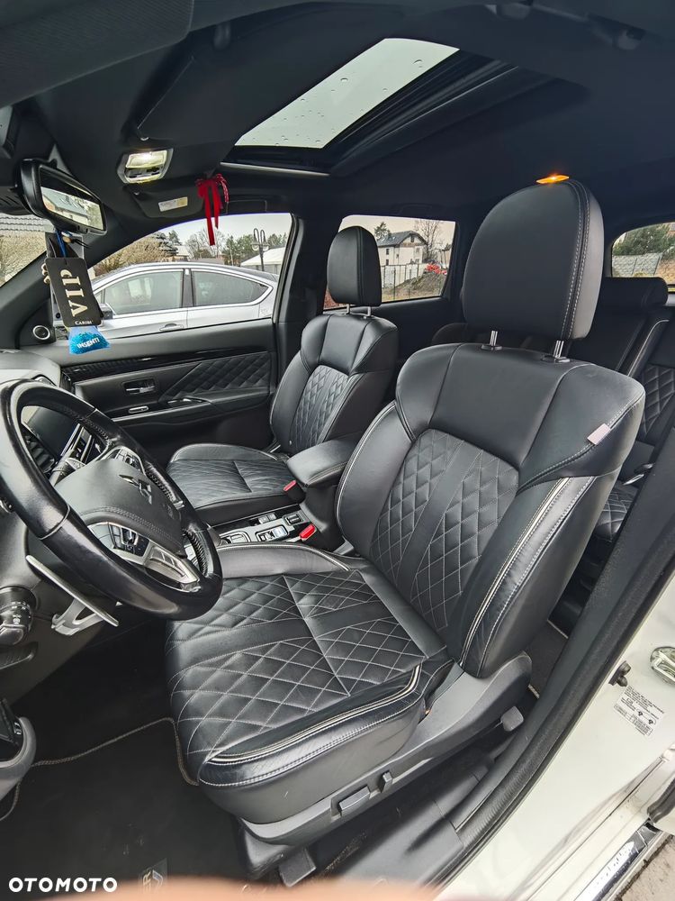 Mitsubishi Outlander Instyle + - 13