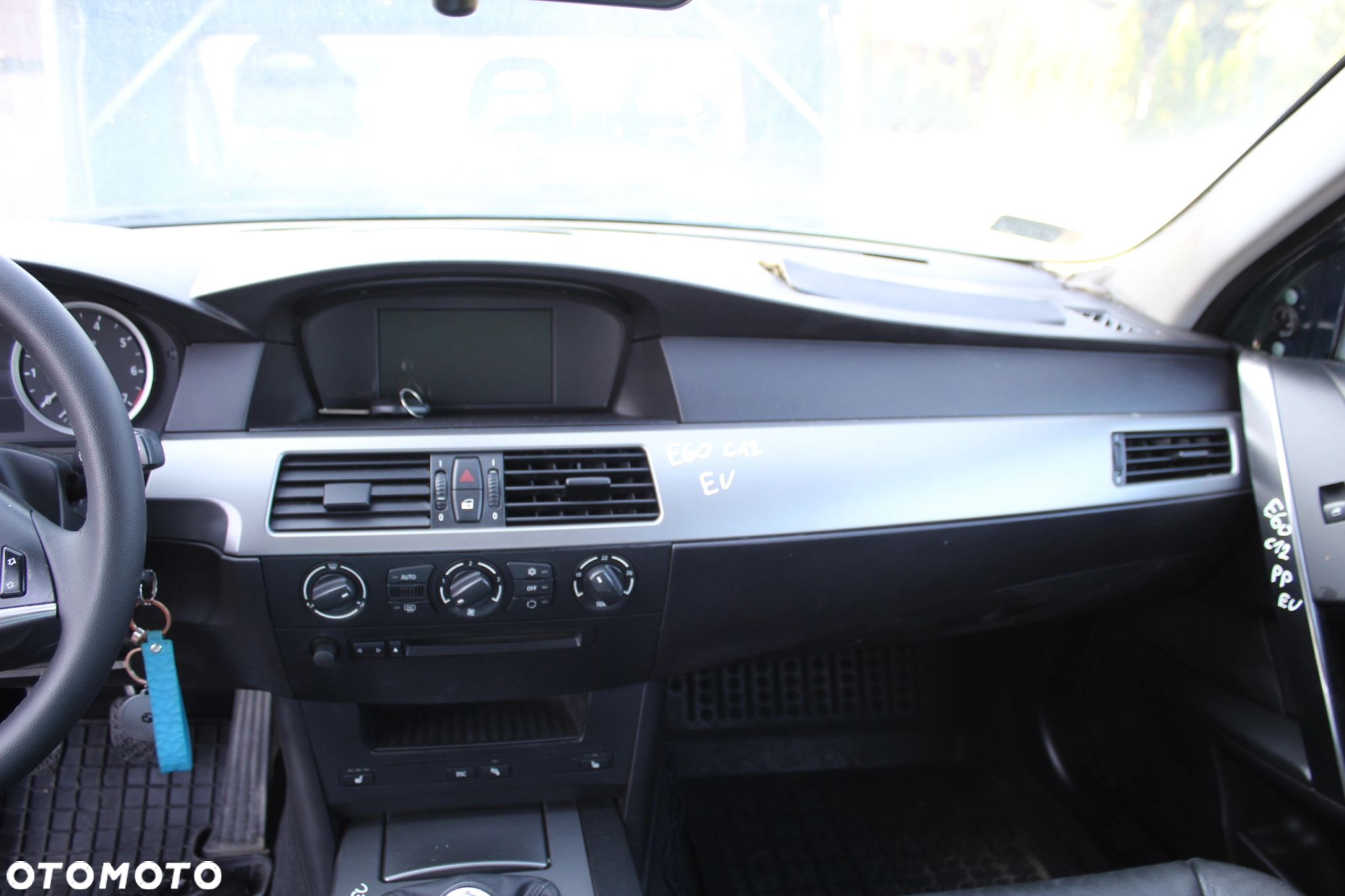 DEKORY WNĘTRZA BOCZKÓW DRZWI SREBNE BMW E60 EUROPA - 3