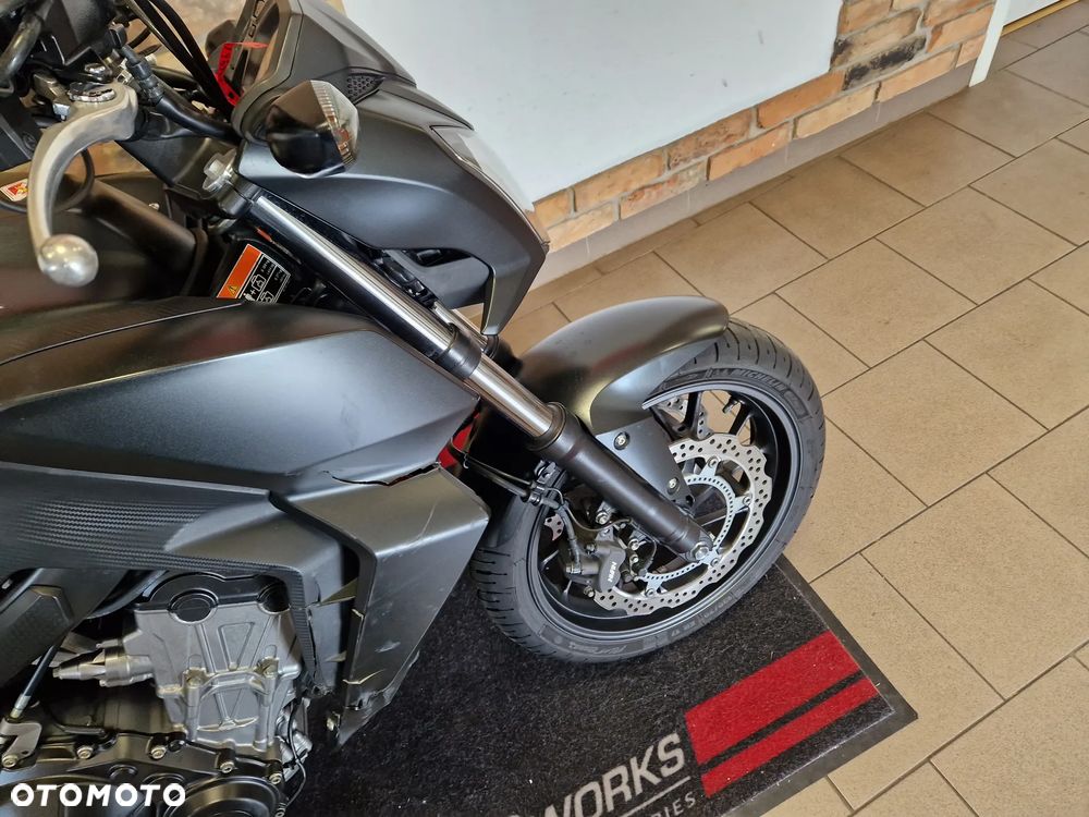 Honda CB - 27