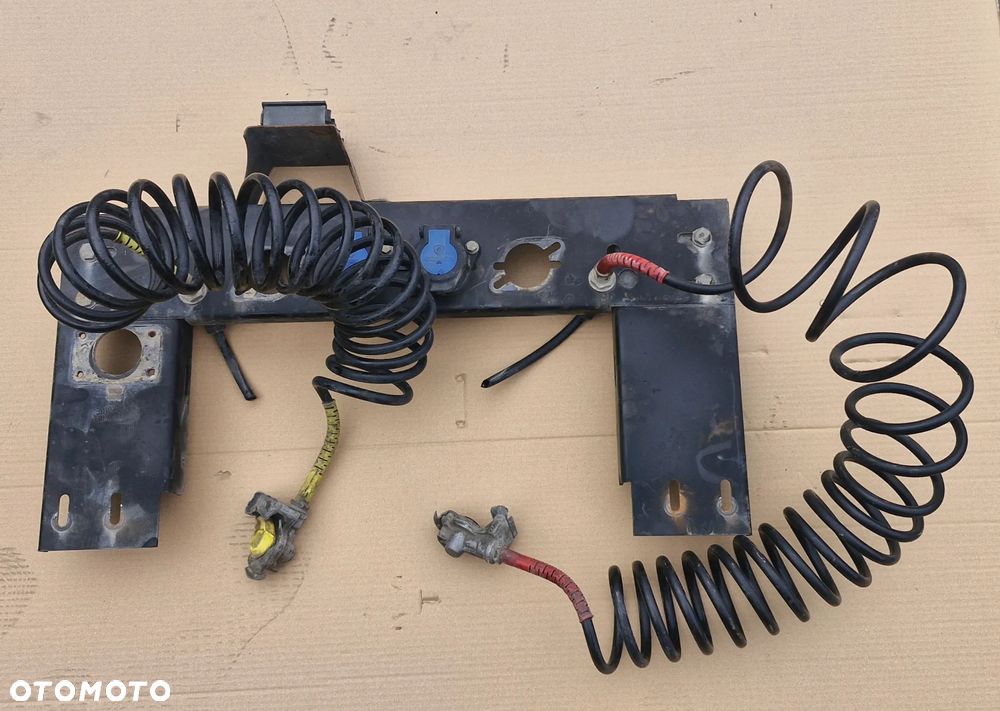 SCANIA R S WSPORNIK MOCOWANIE UCHWYT PRZEWODÓW - 1