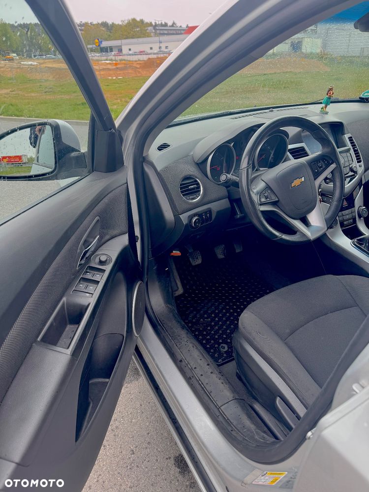 Chevrolet Cruze 1.8 LT - 12