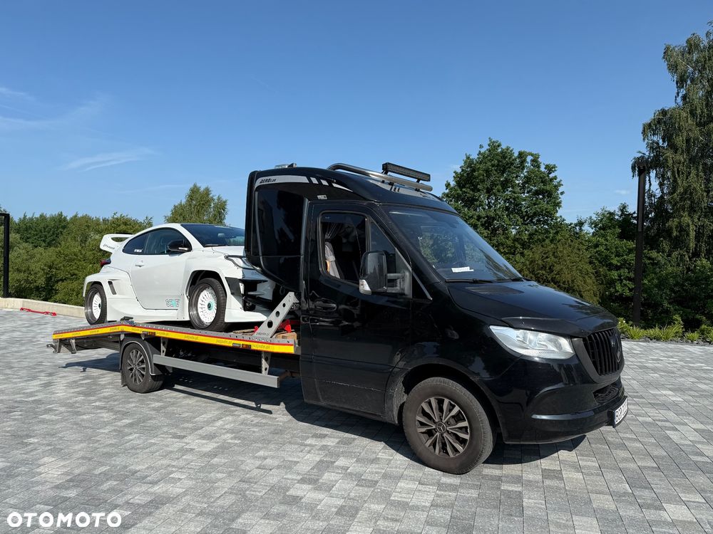 Mercedes-Benz Sprinter - 12