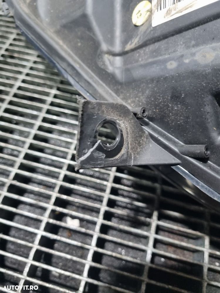 Far Dreapta Jaguar F - Pace 2015 - 2020 SUV 4 Usi (1141) Cu lupă - 4