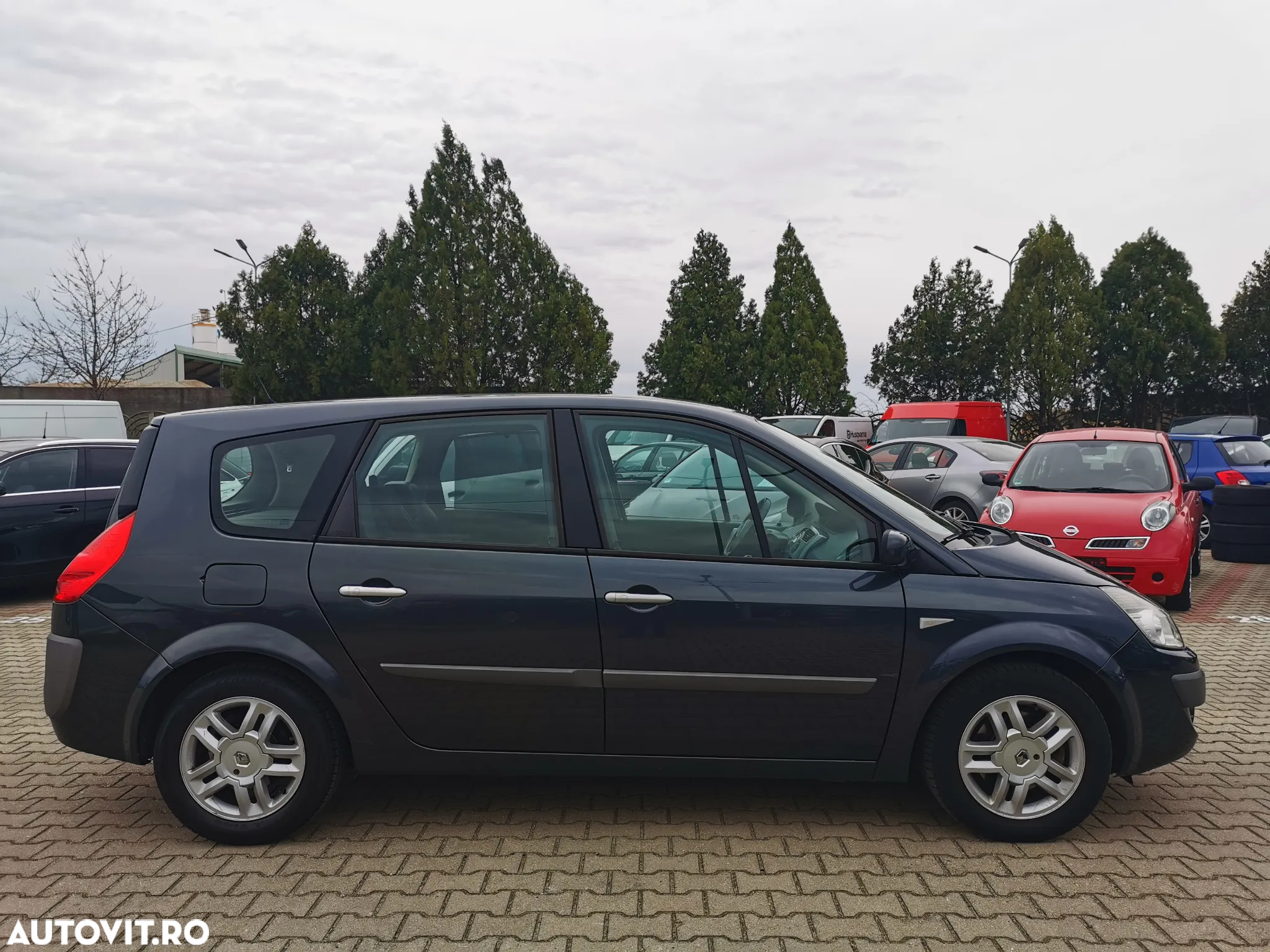 Renault Grand Scenic 1.9 dCi FAP Dynamique - 6