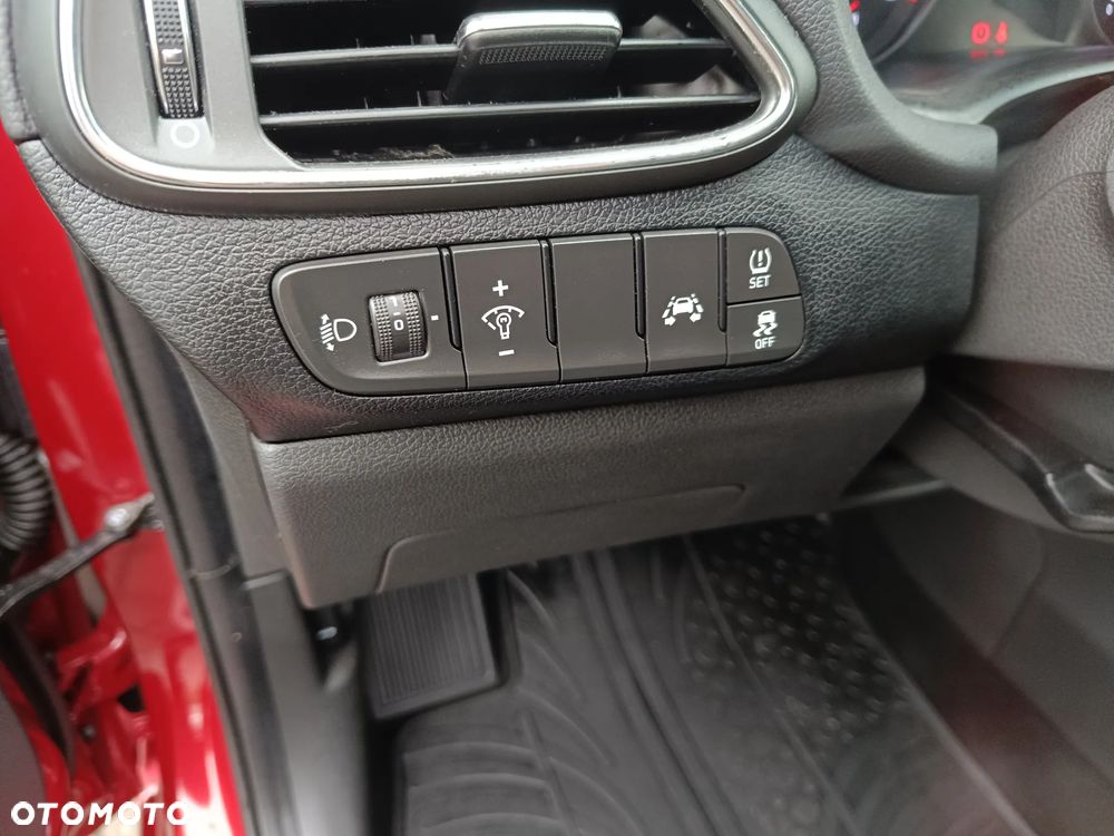 Hyundai i30 1.4 Premium - 18