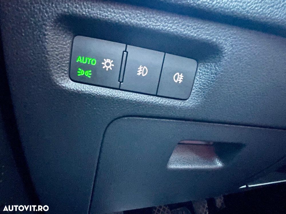 Skoda Octavia 2.0 TDI AMBITION - 15