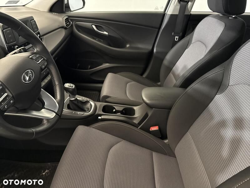 Hyundai i30 1.5 DPI Classic + - 11