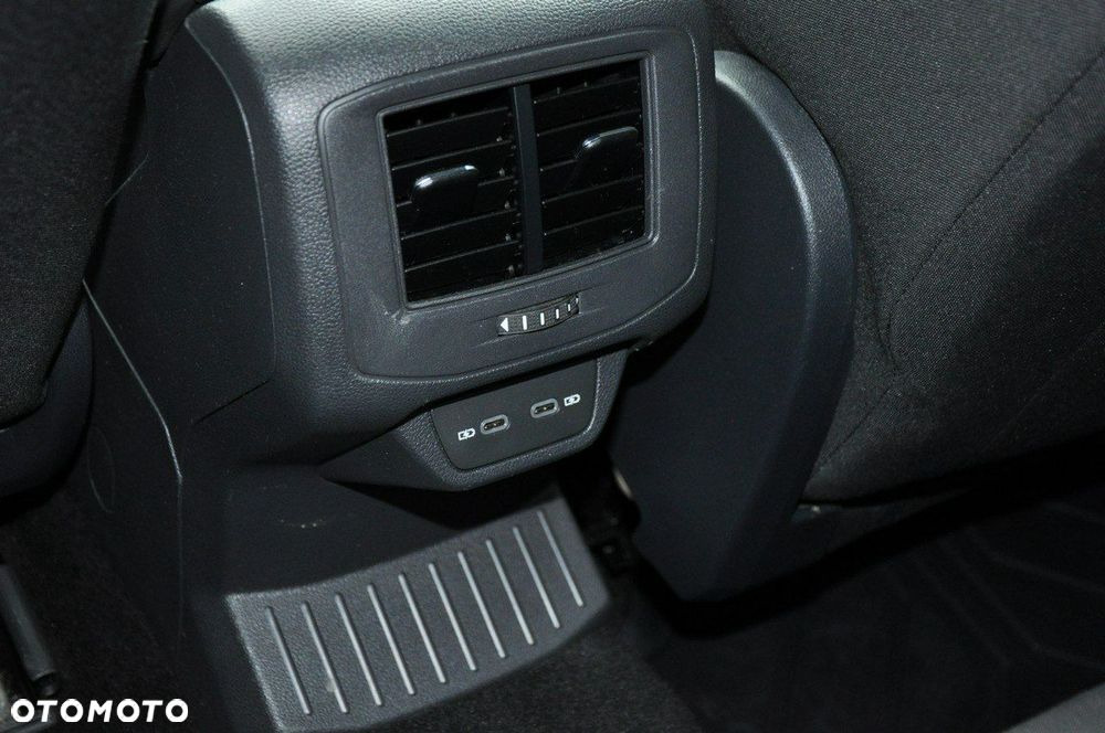 Volkswagen T-Roc - 26