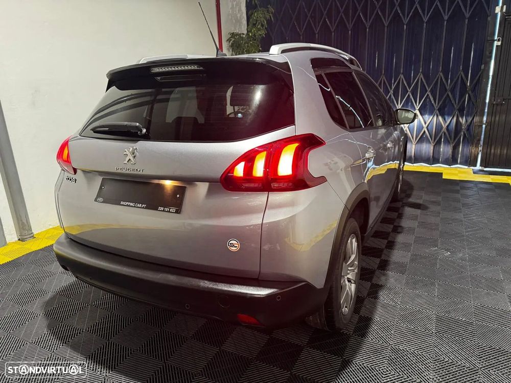 Peugeot 2008 1.2 PureTech Allure - 4
