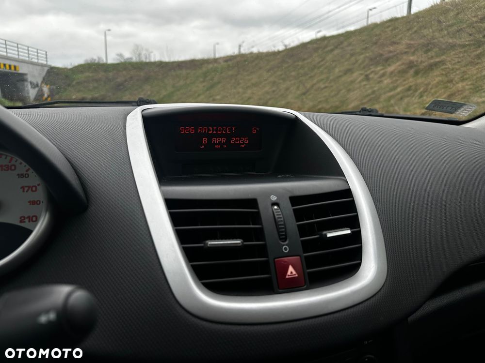 Peugeot 207 75 Urban Move - 26