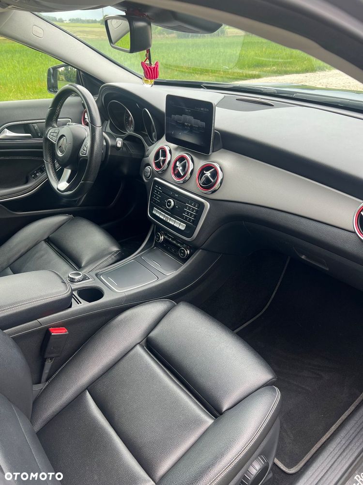 Mercedes-Benz GLA 200 d 7G-DCT - 9