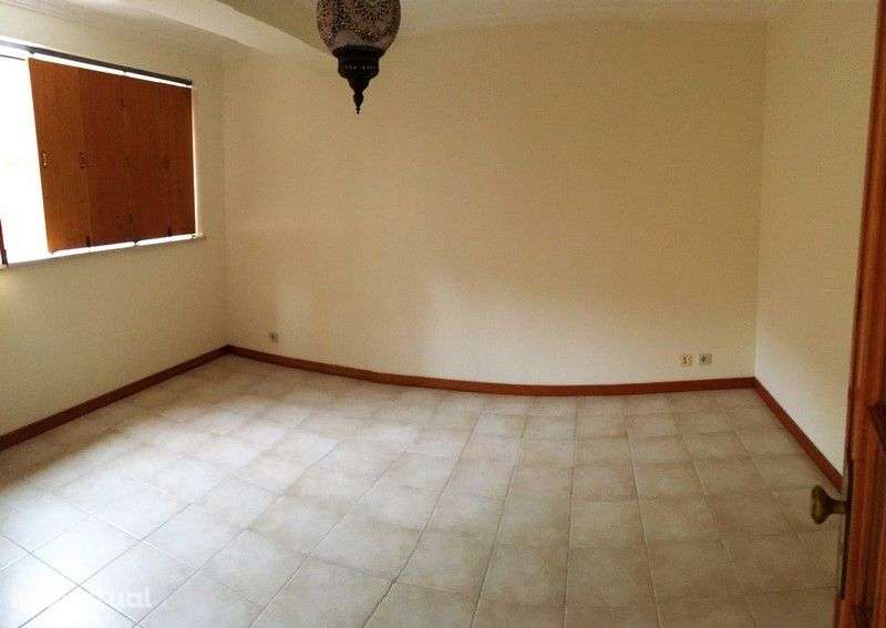 Apartamento T1 com Lg de garagem - Universidade - Grande imagem: 4/8