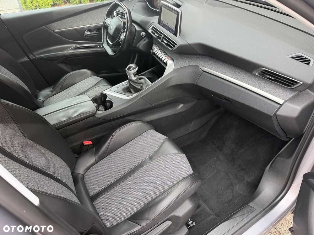 Peugeot 3008 - 17