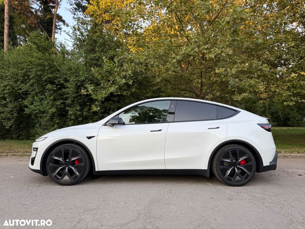 Tesla Model Y Performance - 2