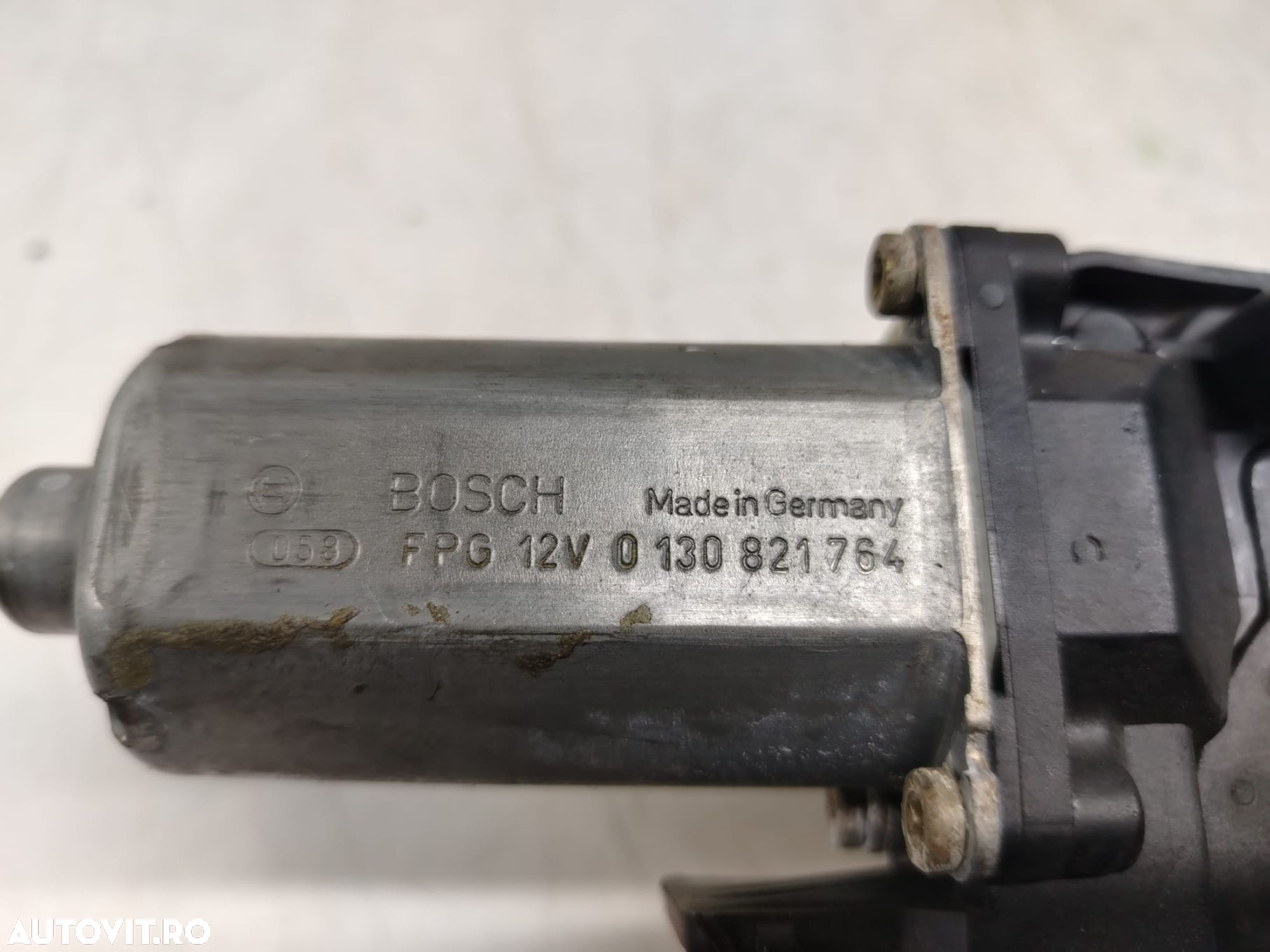 Motoras macara dreapta fata 0130821764 Volkswagen VW Touareg generati - 3