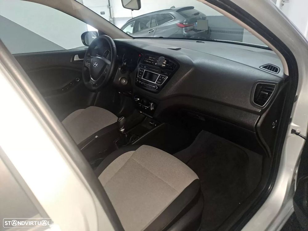 Hyundai i20 1.2 Comfort - 20