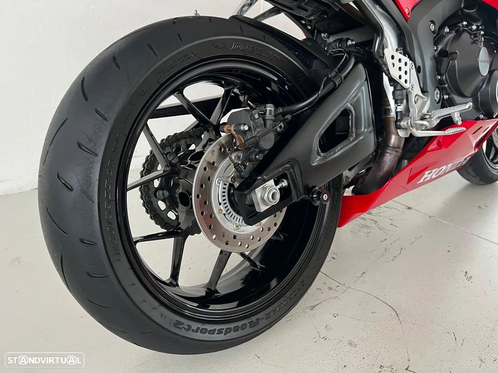 Honda CBR 600RR - 16