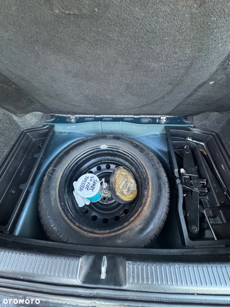Toyota Corolla - 12