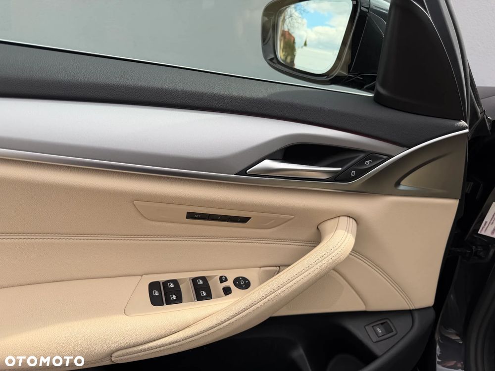 BMW Seria 5 520d mHEV - 28
