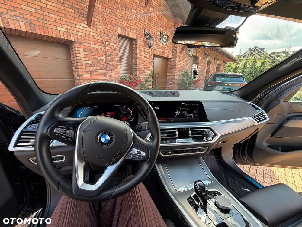BMW X5 xDrive40i mHEV - 10