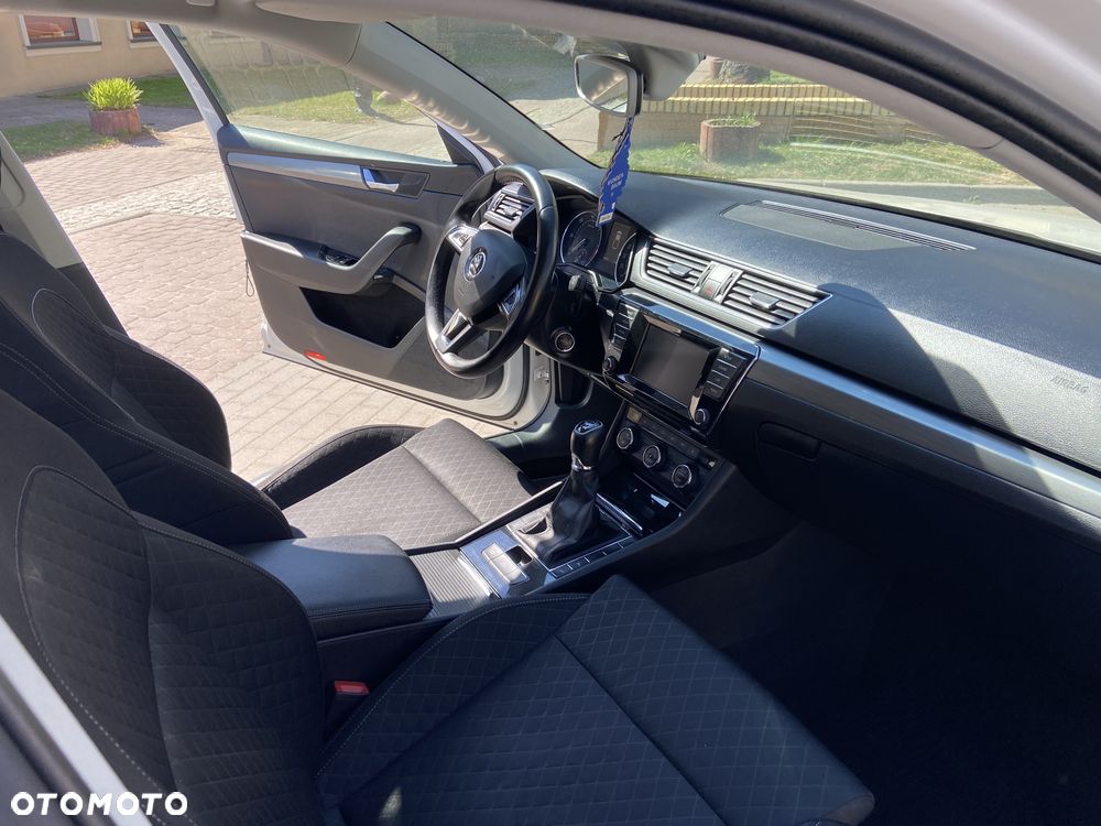 Skoda Superb 2.0 TDI Ambition - 27