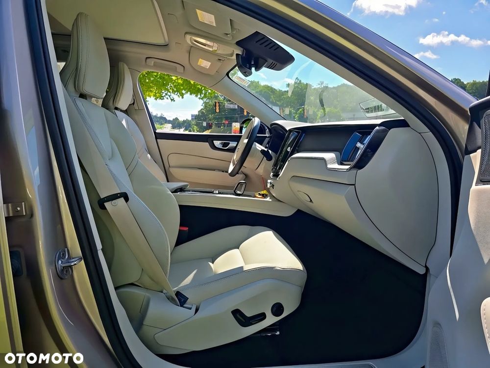 Volvo XC 60 B5 B AWD Plus Dark - 5