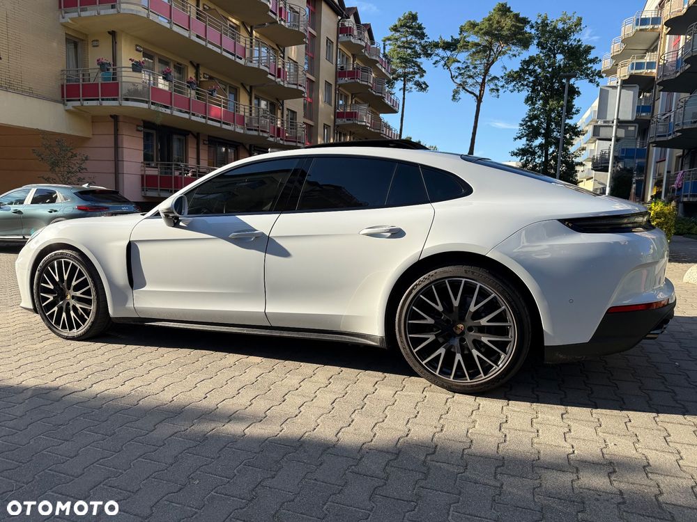 Porsche Panamera 4 - 3