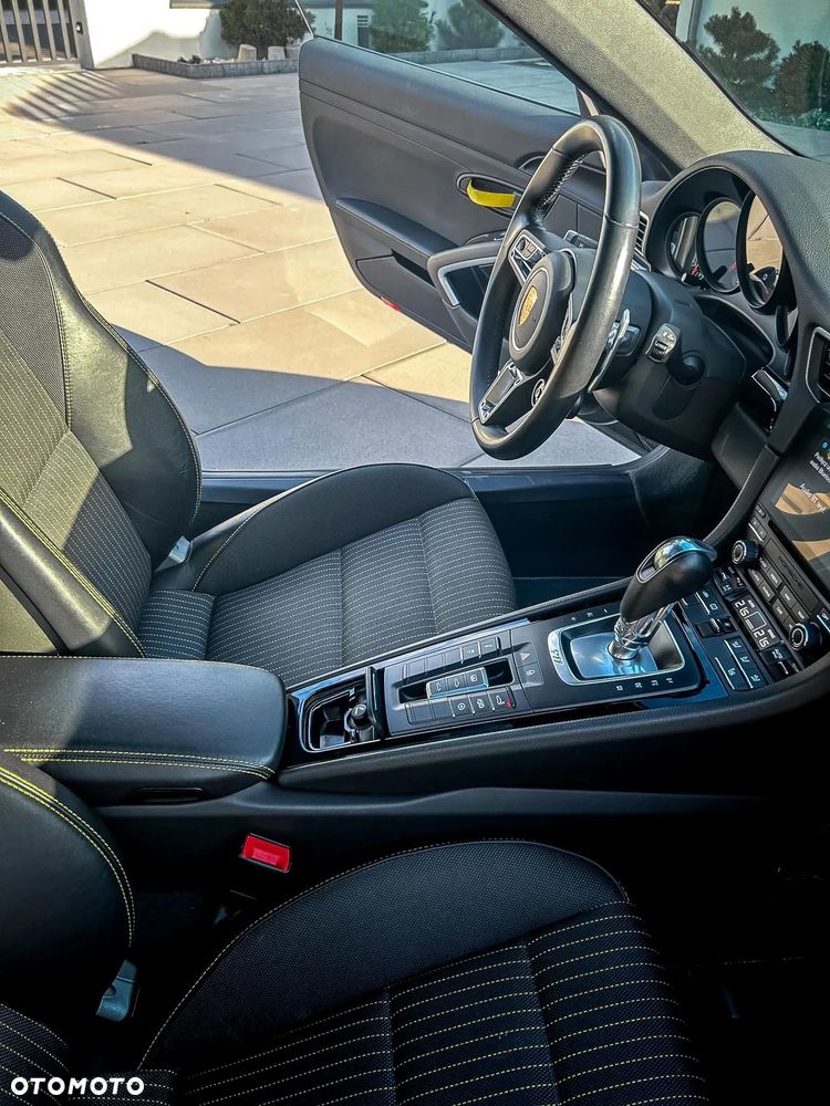 Porsche 911 Carrera T PDK - 9