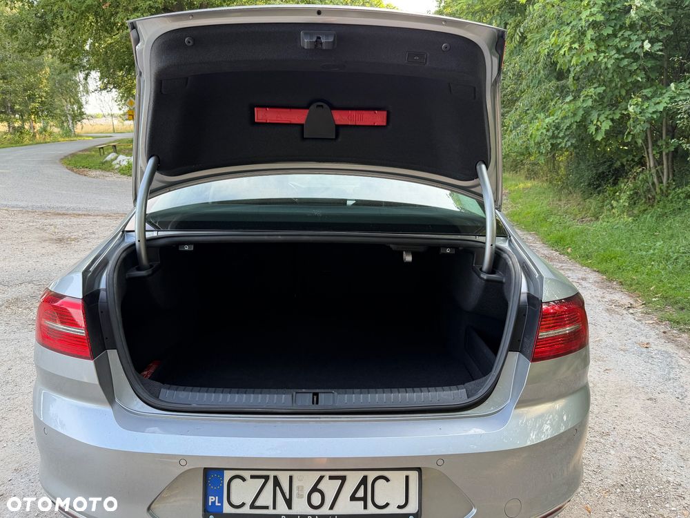 Volkswagen Passat 2.0 TDI BMT Highline DSG7 - 10