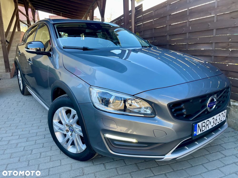 Volvo V60 Cross Country D3 Geartronic Momentum - 1