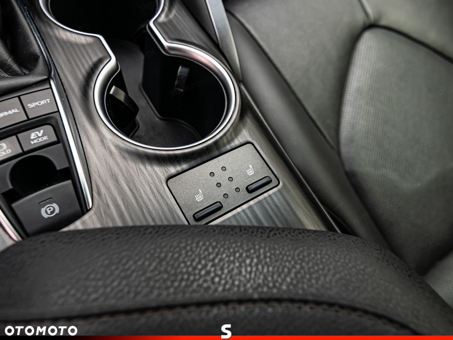 Toyota Camry 2.5 Hybrid Executive CVT - 25