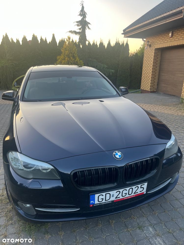 BMW Seria 5 528i xDrive Luxury Line - 7