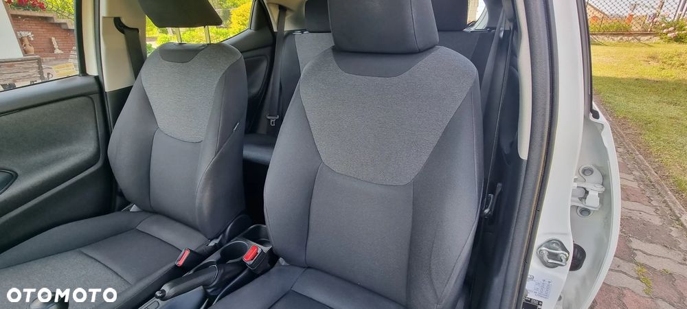 Toyota Yaris - 17