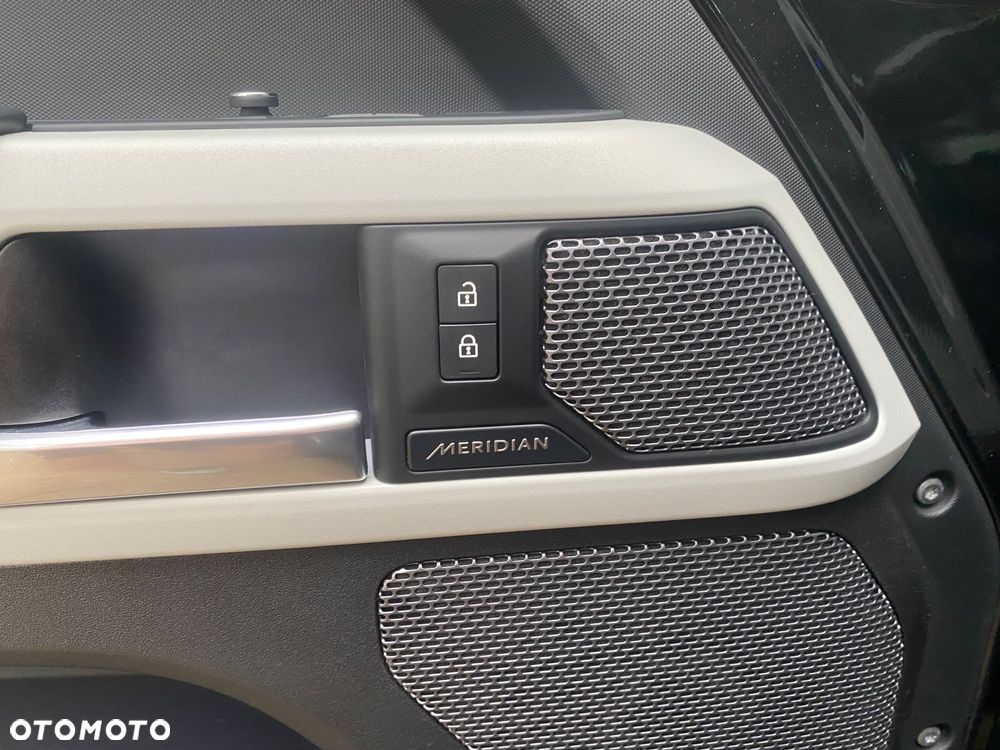 Land Rover Defender 3.0 D300 mHEV SE - 29