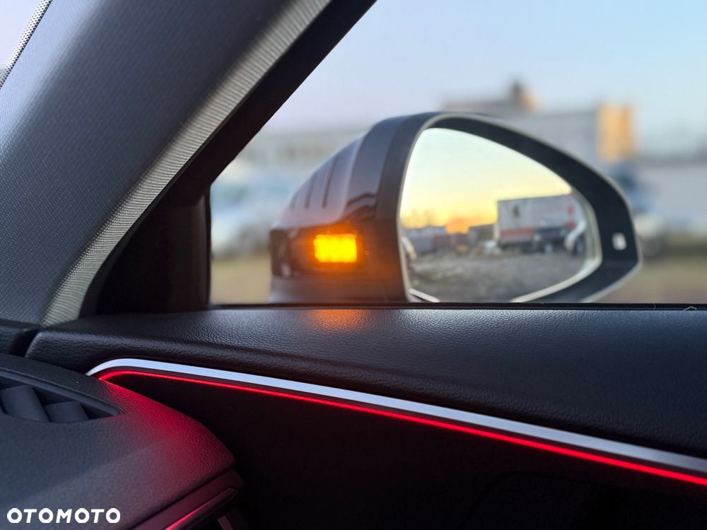 Audi A4 Avant 2.0 TDI Sport S tronic - 30