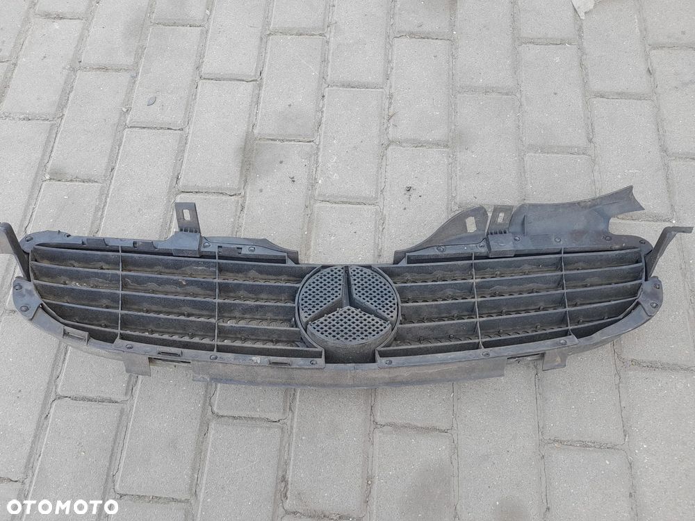 GRILL ATRAPA MERCEDES SLK R170 - 2
