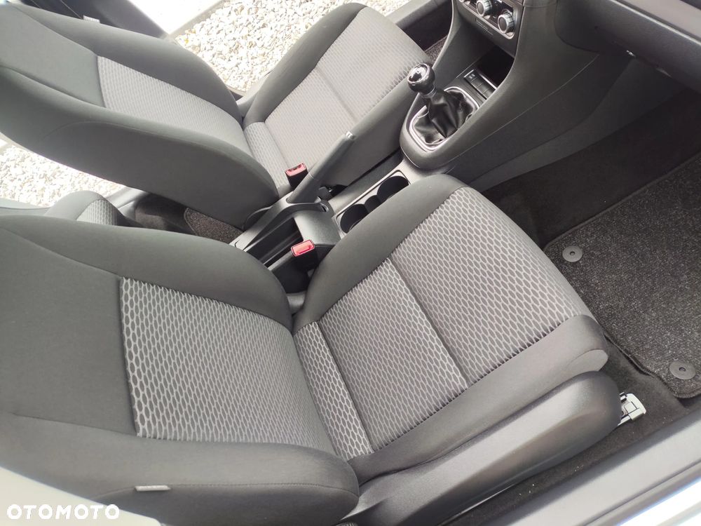 Volkswagen Golf 1.6 Team - 11