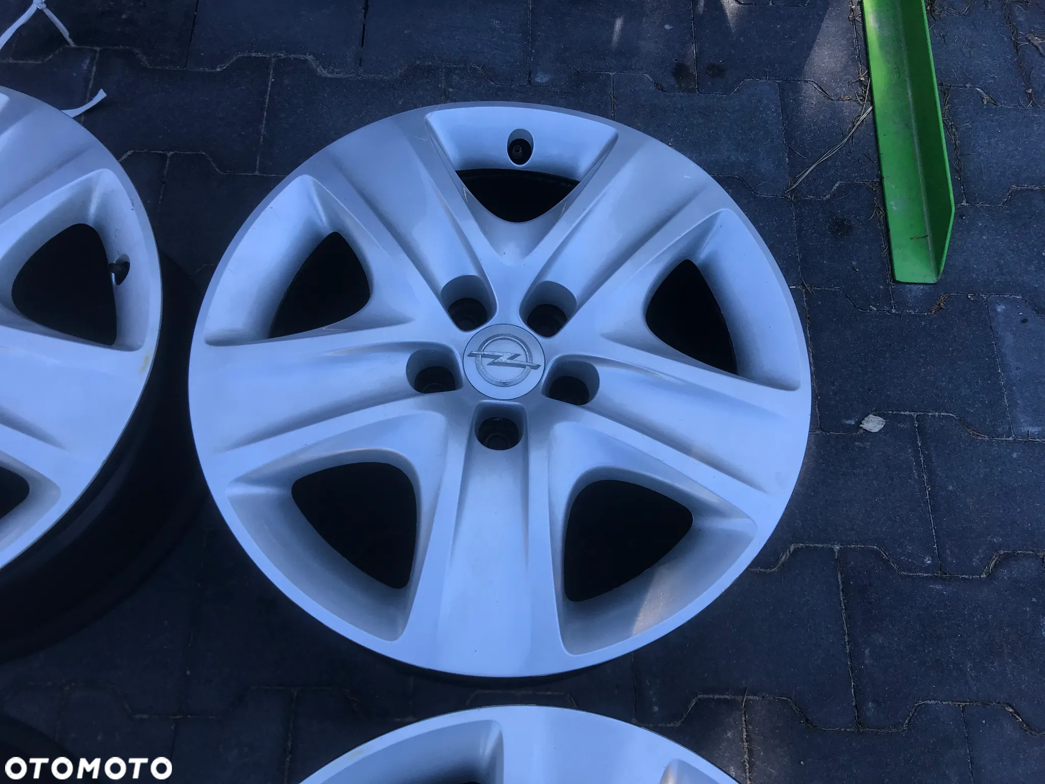 Felgi Opel Insignia A 09- 17 5x120 7x17 ET41 Kołpaki - 4