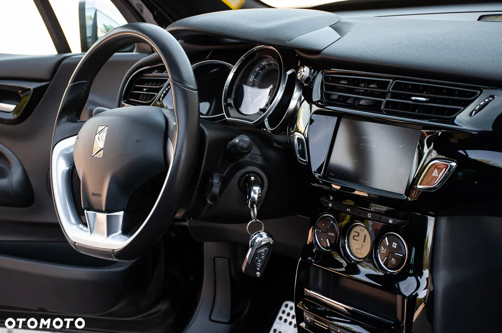 Citroën DS3 PureTech 82 CONNECTED CHIC - 18
