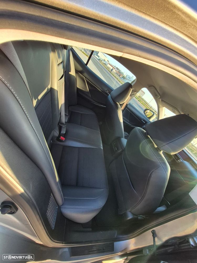 Lexus IS 300H Executive - 22
