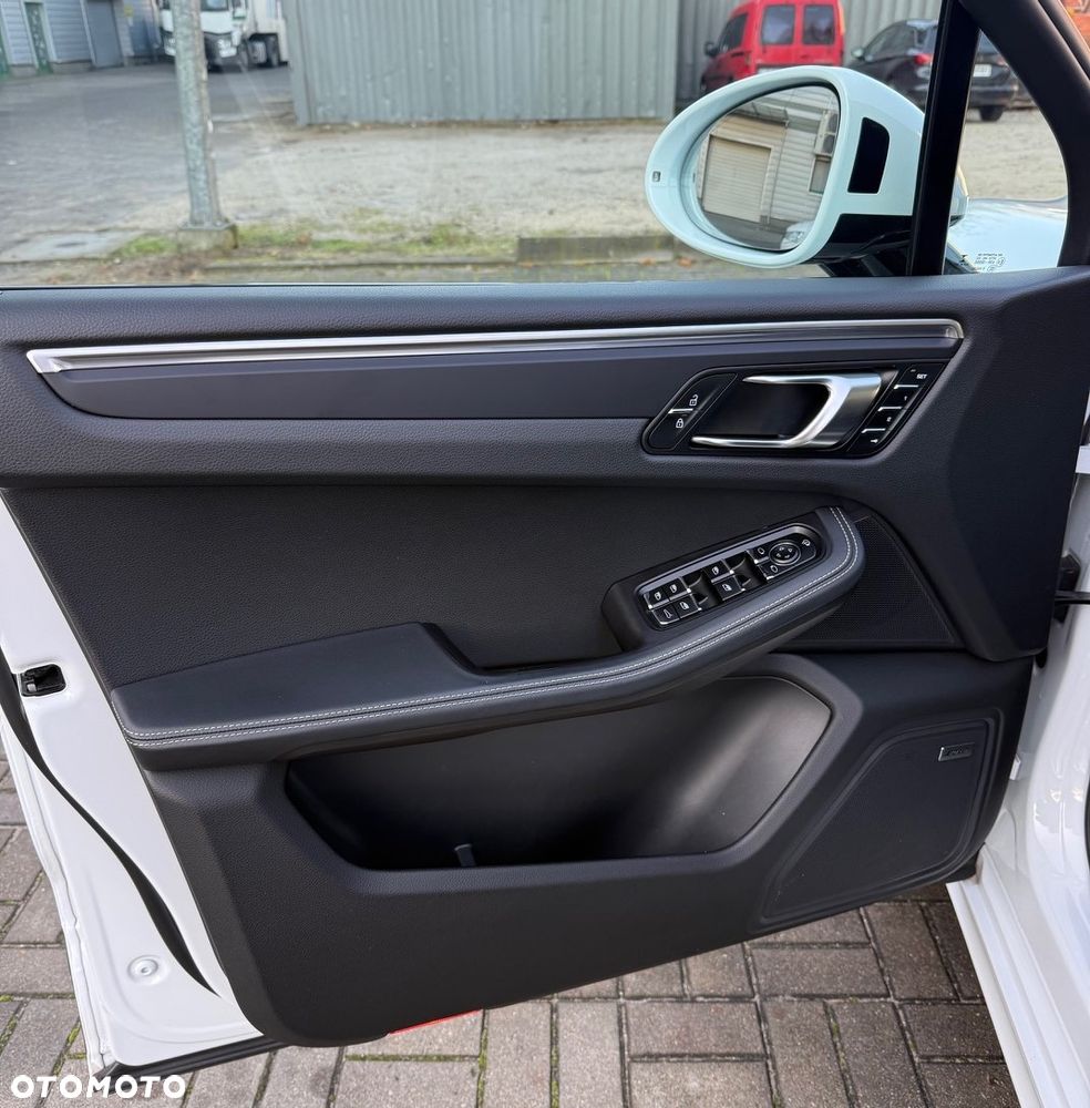 Porsche Macan - 10