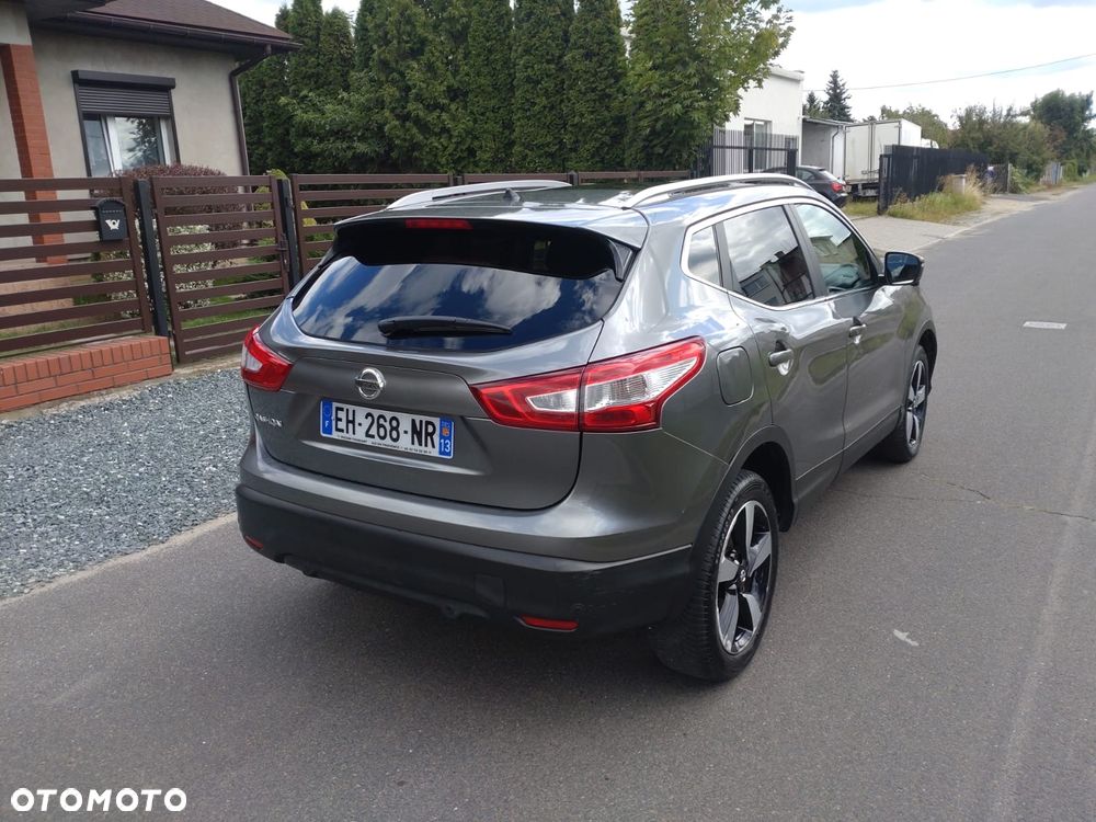 Nissan Qashqai 1.6 dCi Xtronic TEKNA - 6