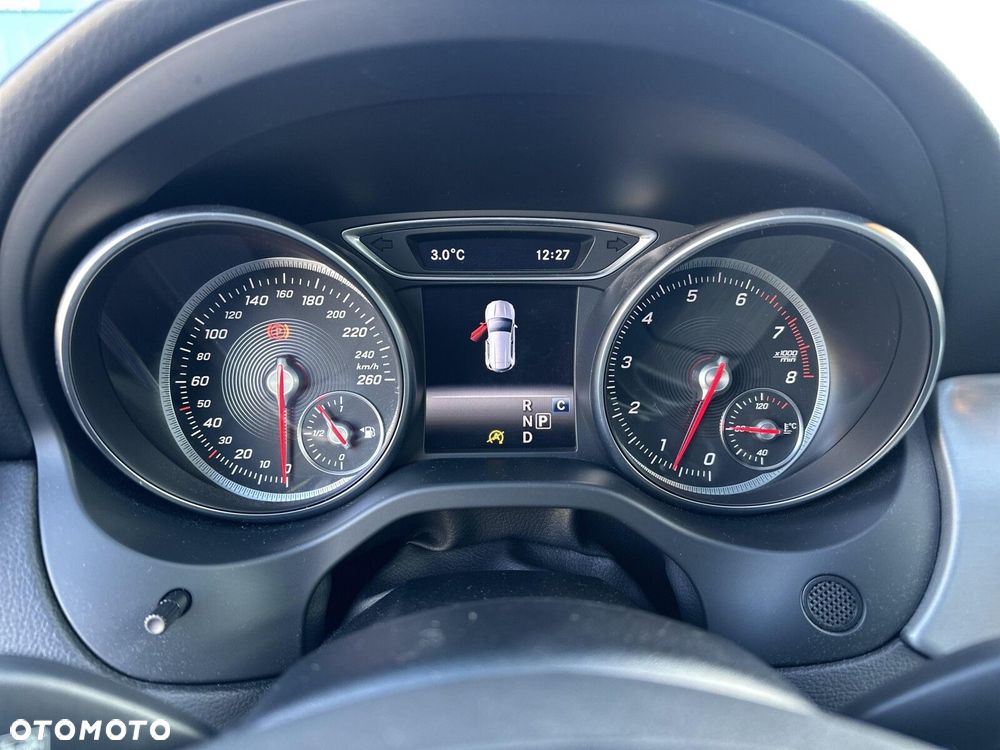 Mercedes-Benz GLA - 16